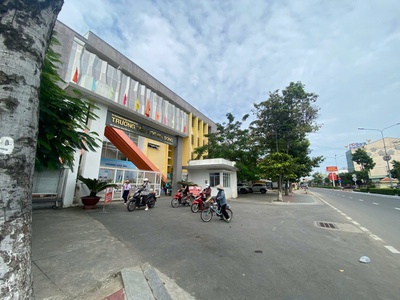 Bán đất mặt tiền dĩ an giá rẻ ngay trung tâm hành chính dĩ an 150m2 5 x 30 giá : 6.8 tỷ. 1