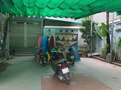 Cho thuê nhà đẹp 3.5 tầng sân rộng tại long biên, hà nội 2