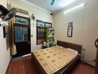 Phố hào nam - dân xây - trung tâm đống đa - 31m2 4 tầng mặt tiền 3.5m giá 8.1 tỷ 1