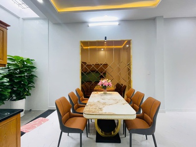 Bán gấp nhà đẹp thạnh lộc 15, 3 lầu 4 phòng ngủ, hẻm xe hơi 2