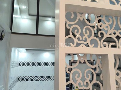 Bán nhà đẹp mặt đường Nguyễn Hữu Tuệ phố Cấm 2