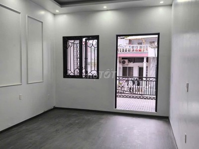 Bán nhà đẹp mặt đường Nguyễn Hữu Tuệ phố Cấm 5