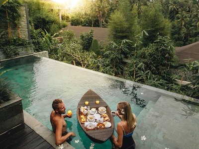 Khay nổi hồ bơi hình thuyền 2