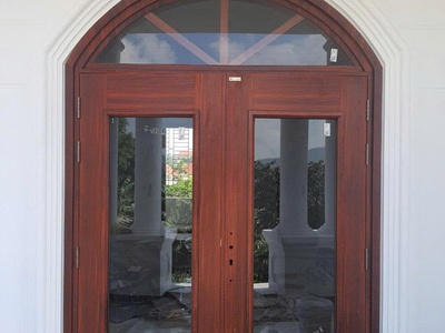 Cửa thép vân gỗ 1