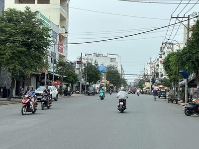 Mặt tiền kd sầm uất 25m phạm văn bạch tb 190m2 ngang 5m gần chợ ga t3 giá rẻ 23 tỷ. 1