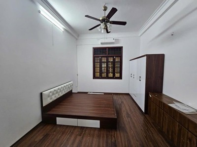 Nhỉnh 13 tỷ sở hữu nhà đẹp cực gần phố hoàng văn thái, 42m2 x 4 tầng 2