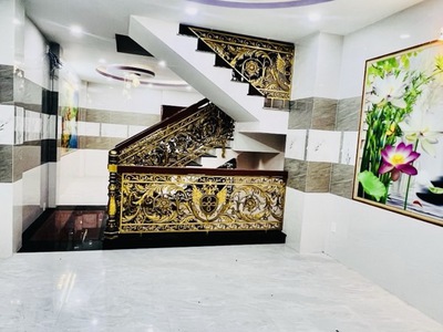 Chdv mt nguyễnvăncông 60m, 5tầng kd sầm uất giá13tỷ5 gòvấp, tn30 triệu 0