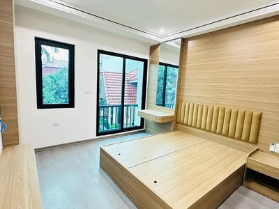 Bán nhà mới- đẹp dân xây độc lâp 7 tầng thang máy phố trạm 34 m2 10.5 tỷ long biên hà nội. 2