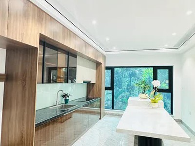 Bán nhà mới- đẹp dân xây độc lâp 7 tầng thang máy phố trạm 34 m2 10.5 tỷ long biên hà nội. 1