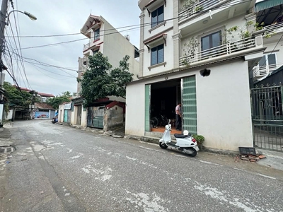 Bán nhà thạch bàn, ôtô tránh, ngõ thông, cách đường 5a khoảng 3 phút lái xe 0