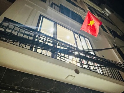 Bán nhà lạc long quân, gara ô tô, nhà đẹp dân xây, nội thất sang xịn 45m2, 5t, nhỉnh 17 tỷ 0