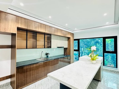 Bán nhà mới- đẹp dân xây độc lâp 7 tầng thang máy phố trạm 34 m2 10.5 tỷ long biên hà nội. 3