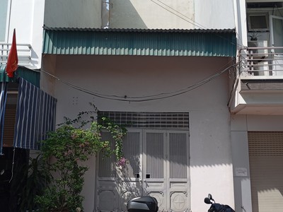 Cực hiếm chính chủ cần bán nhà cấp 4 khu dịch vụ lai xá hòa đức diện tích 36 m2 mt 5 m nhỉnh 9 tỷ ô 2