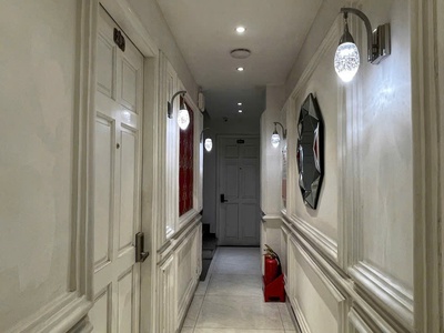 Bán Khách Sạn 2 Mặt Tiền - Đang Khai Thác Ổn Định - Doanh Thu 450Tr/Tháng 6