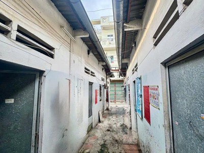 Dãy trọ 10 phòng lô góc cách mặt tiền hà thị khiêm 20m -ngang 10m x 16m 153m2 có thu nhập 15 2