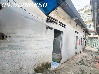 Dãy trọ 10 phòng lô góc cách mặt tiền hà thị khiêm 20m -ngang 10m x 16m 153m2 có thu nhập 15 4