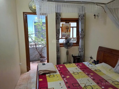 Bán nhà mặt ngõ nguyễn hoàng tôn, gần kđt ciputra, dt 36m2, mt 4.5m, giá 10.6 tỷ 4