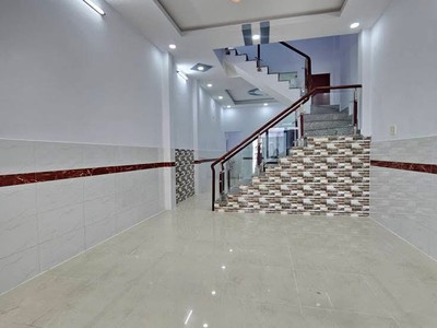 Nhà 2 tầng mặt tiền ta10, ô tô ngủ trong nhà. sát bên lê thị riêng, phường thới an quận 12. 2