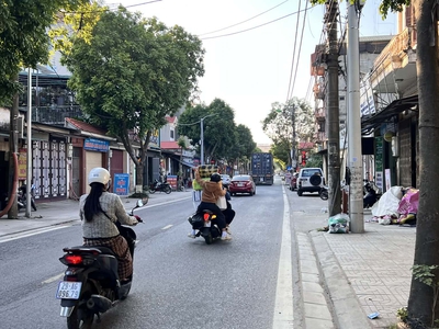 Bán nhà mặt phố phan đăng lưu, 1 mặt ôtô tránh, vỉa hè rộng, đón đầu cầu đuống 2 đang khởi công 1