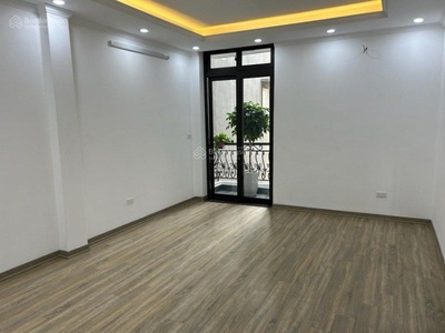 Bán nhà xuân la, sát phố, ôtô đỗ cửa, dt 40m2, mt 4m, giá 9.7 tỷ 2