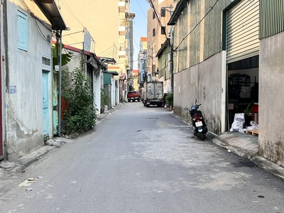 Bán nhà mặt phố phan đăng lưu, 1 mặt ôtô tránh, vỉa hè rộng, đón đầu cầu đuống 2 đang khởi công 2