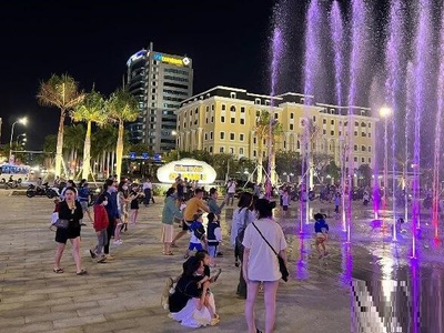 Nhà mt đưởng 10.5 núi thành, gần downtown 157m2, ngang 8m, kinh doanh cực thịnh 4