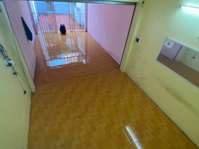 Chính chủ cho thuê nhà 2 tầng phố lý sơn, long biên 1