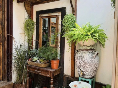 Chính chủ cần sang nhượng tiệm hoa có thể kết hợp làm quán cafe trung tâm ba đình, hà nội 0