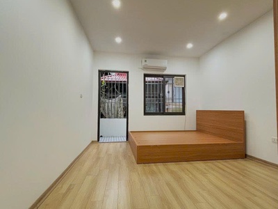 Bán nhà ngọc khánh thang máy 35m 5 tầng mặt tiền 3,3 giá chào 10,5 ty 2