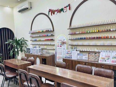 Chính chủ cần sang nhượng gấp tiệm nail lớn   mặt tiền 764 cách mạng tháng 8, phường tân sơn nhì- 2