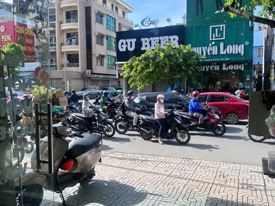 Chính chủ cần sang nhượng gấp tiệm nail lớn   mặt tiền 764 cách mạng tháng 8, phường tân sơn nhì- 4