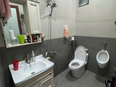 Cho thue tầng 1 nhà mặt ngõ to chợ Hàng , ô tô đỗ cửa . Phù hợp làm văn phòng , kinh doanh , ở 3