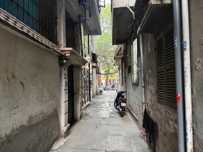 Bán nhà 4 tầng long lanh ở nga 2 thoáng phân lô ngõ 299 đường hoàng mai 2