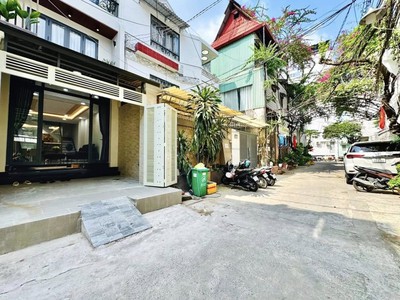 Cần bán nhà khu ẩm thực phan xích long 0