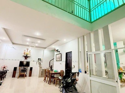 Mặt tiền kinh doanh tân thới nhất quận 12 , dt 8,5 x 16   136m2 ,nhà 3  tầng ,3pn,4wc 0