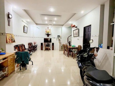 Mặt tiền kinh doanh tân thới nhất quận 12 , dt 8,5 x 16   136m2 ,nhà 3  tầng ,3pn,4wc 3