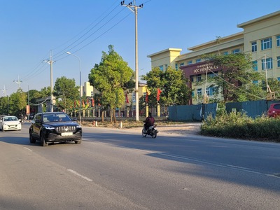 Bán đất lệ chi 646,4m  ,ngõ 4m, xe 16 chỗ chạy vòng quanh   giá chỉ 25 triệu/m 4