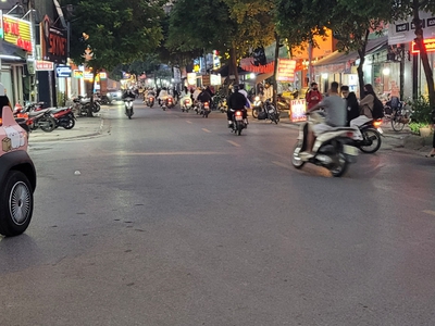 Siêu phẩm 70m  3 mặt thoáng, kinh doanh 24/7, giá chỉ 17 tỷ   lô đất hiếm trâu quỳ 3