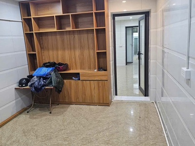 Chính chủ cần bán căn nhà tập thể đẹp - giá tốt - vị trí đắc địa tại phố hoàng đạo thành 3