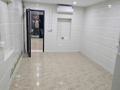 Chính chủ cần bán căn nhà tập thể đẹp - giá tốt - vị trí đắc địa tại phố hoàng đạo thành 4