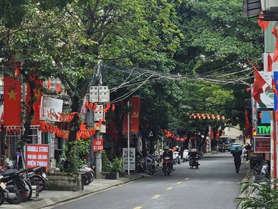 Chính chủ cần bán căn nhà tập thể đẹp - giá tốt - vị trí đắc địa tại phố hoàng đạo thành 0