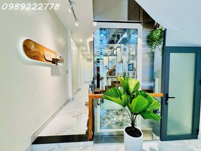 Bán nhá lê văn sỹ -p 1 - mới đẹp 100/100 dt 61m2- 4tầng 5pn- thang máy nội thất cao cấp khu 3