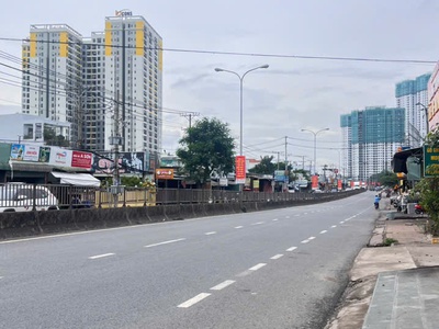 Bán 208m2 nhà mặt tiền quốc lộ 1k ngang 10m,shr,gần bigc go dĩ an 4