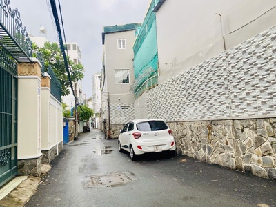 Nhà cũ tiện xây mới - 150m2 - khu toàn nhà cao tầng - xây làm chdv - chính chủ - bán 13.7 tỷ - tl - 0