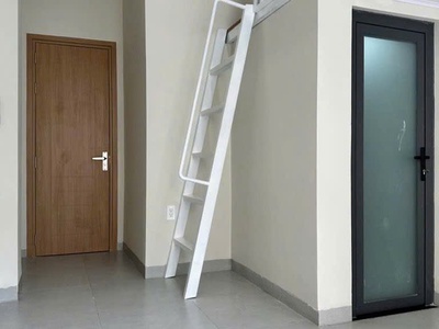 Căn hô dịch vụ lê văn thịnh,diện tích 72m2  4 x18  oto đổ cửanhà mới xây, 1 trệt, 3 lầu, 10 pn, 3