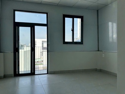 Căn hô dịch vụ lê văn thịnh,diện tích 72m2  4 x18  oto đổ cửanhà mới xây, 1 trệt, 3 lầu, 10 pn, 4