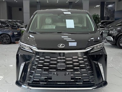 Giao ngay Lexus LM500h 4 chỗ VIP, sản xuất 2025, mới 100. 0