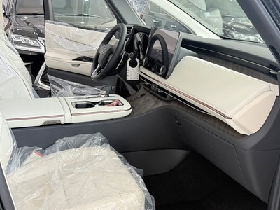 Giao ngay Lexus LM500h 4 chỗ VIP, sản xuất 2025, mới 100. 5