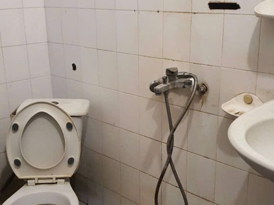 Cho thuê căn hộ chính chủ tại khu tập thể bưu điện Hoàng Cầu, ngõ 5 Láng Hạ. Nhà A   phòng 402 6