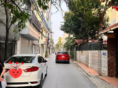 Bán nhà ngọc thuỵ, 100m, mt 5m, ngõ ôtô thông, 10m ra ôtô tránh 1